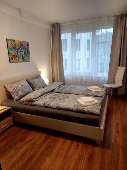 Doris' 1 Bedroom Apartment Sofia Esterno foto